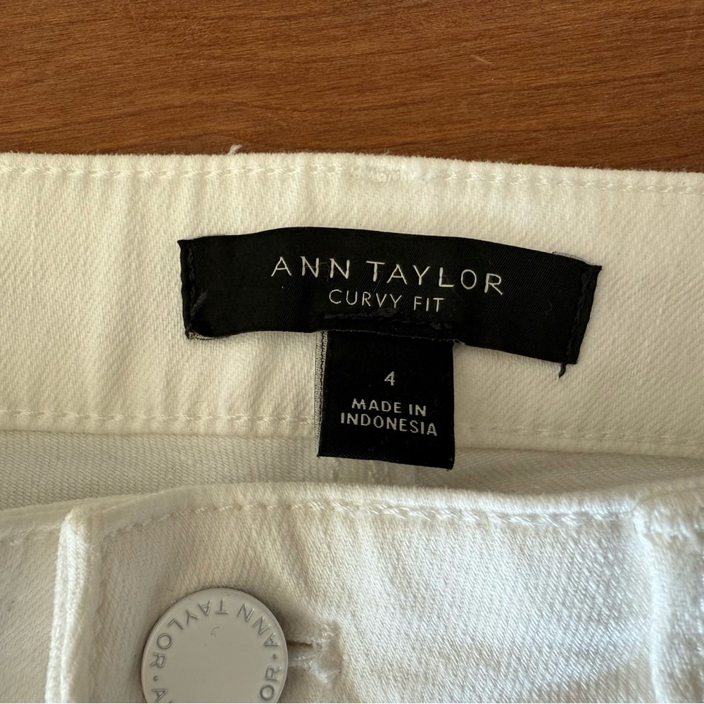 Ann Taylor Women's White Curvy Fit Jeans